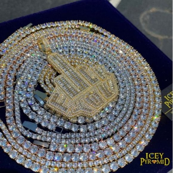 Bling Bling Diamond Covered Vertical Middle Finger Pendant - Picture 3 of 3